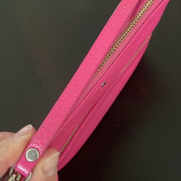 Kate Spade wristlet - Picture 2 of 4